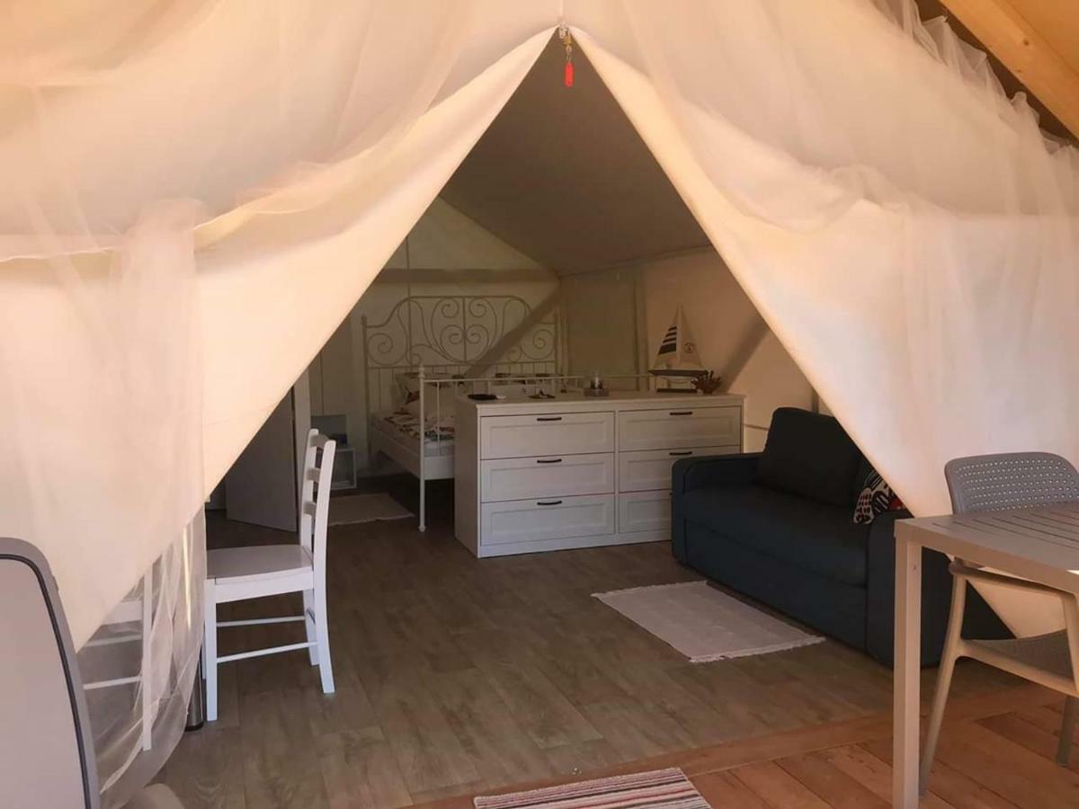 Hôtel Glamping Ugljan à Zadar Extérieur photo